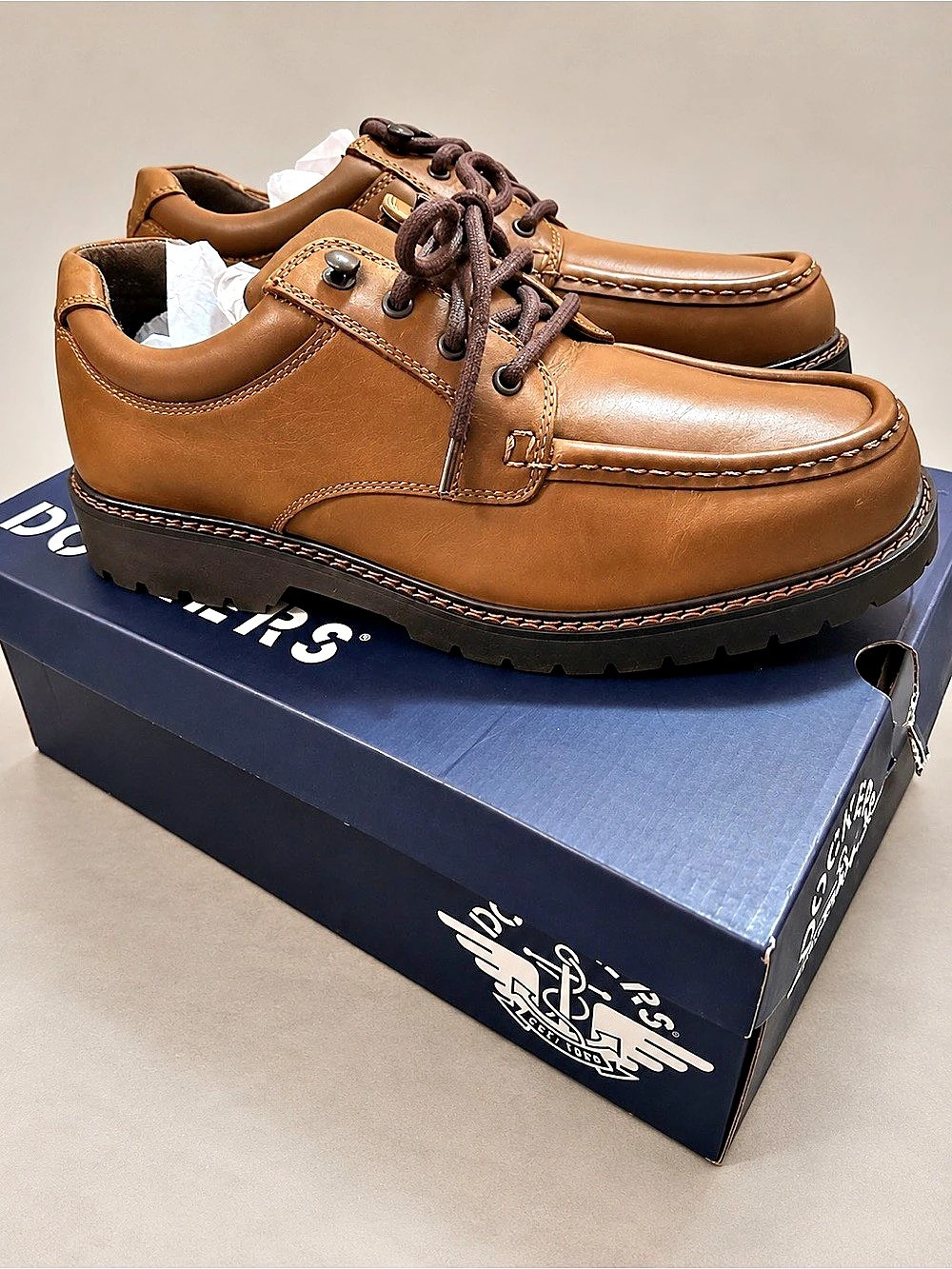 NWT - Dockers - Glacier Moc-Toe Oxford - Tan (11
M)